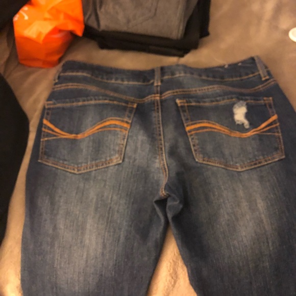 Lightly Destroyed jeans - Picture 5 of 5